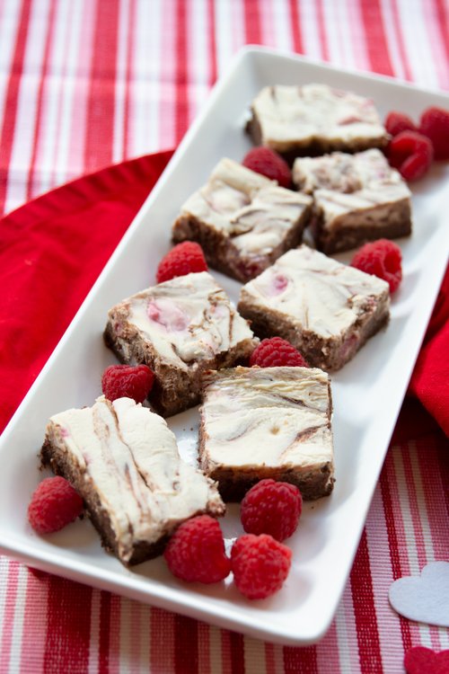 Cheesecake-brownies med hallon