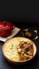 Indisk currygryta (Sindhi) med lamm och blomkålsris