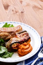 Kyckling med auberginerullar och tomatsmör
