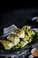 Dumplings med kyckling och jordnötsdipp
