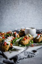 Veganska kebabwraps med vitlökssås