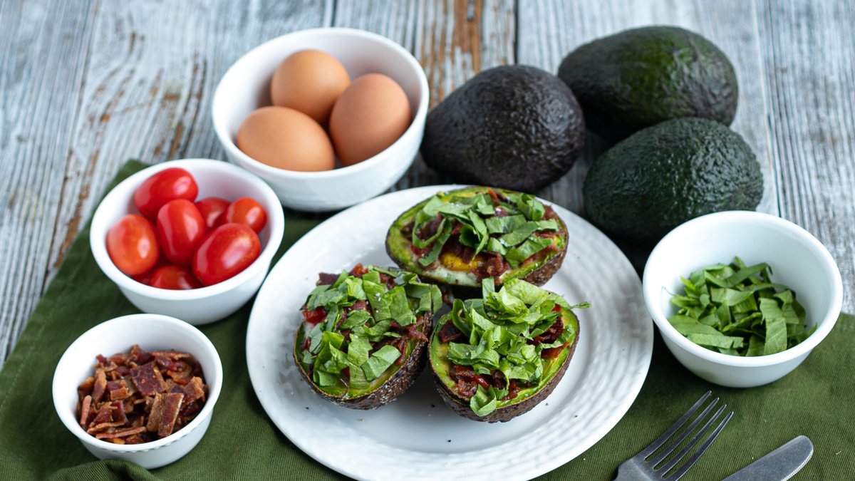 Ugnsbakad avokado med ägg