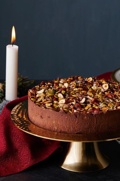 Chokladtårta med rostade hasselnötter och pumpafrön