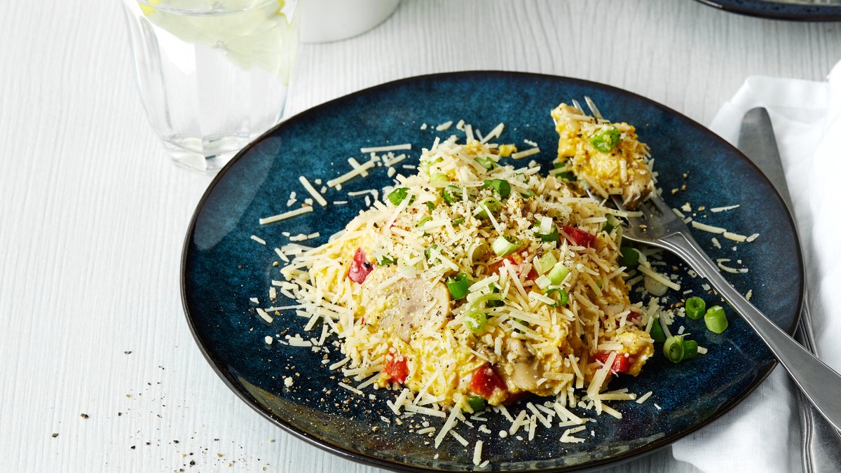 Äggröra med parmesan och grönsaker