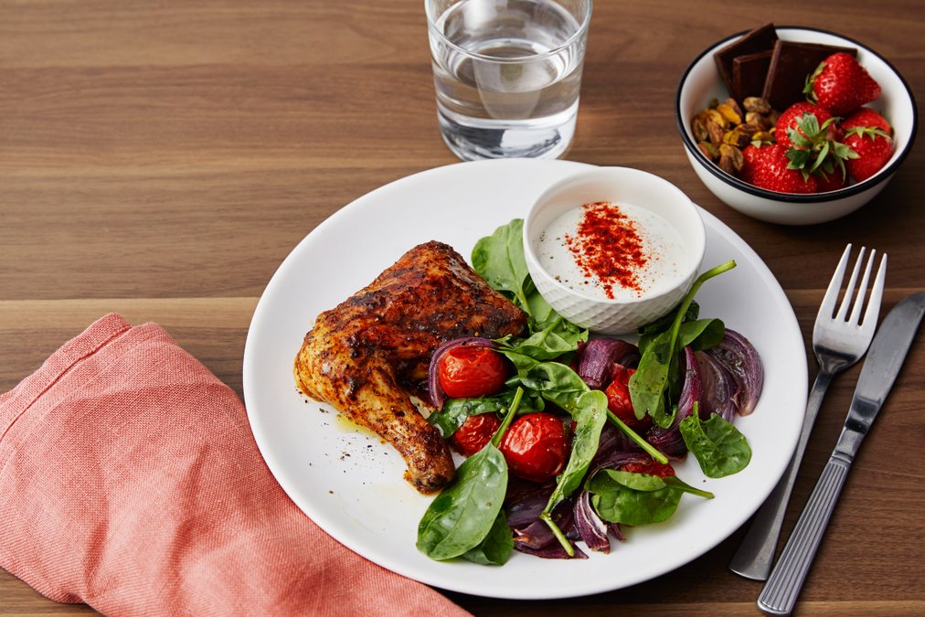 Kycklingklubbor med grönsaker, paprikasås och dessert