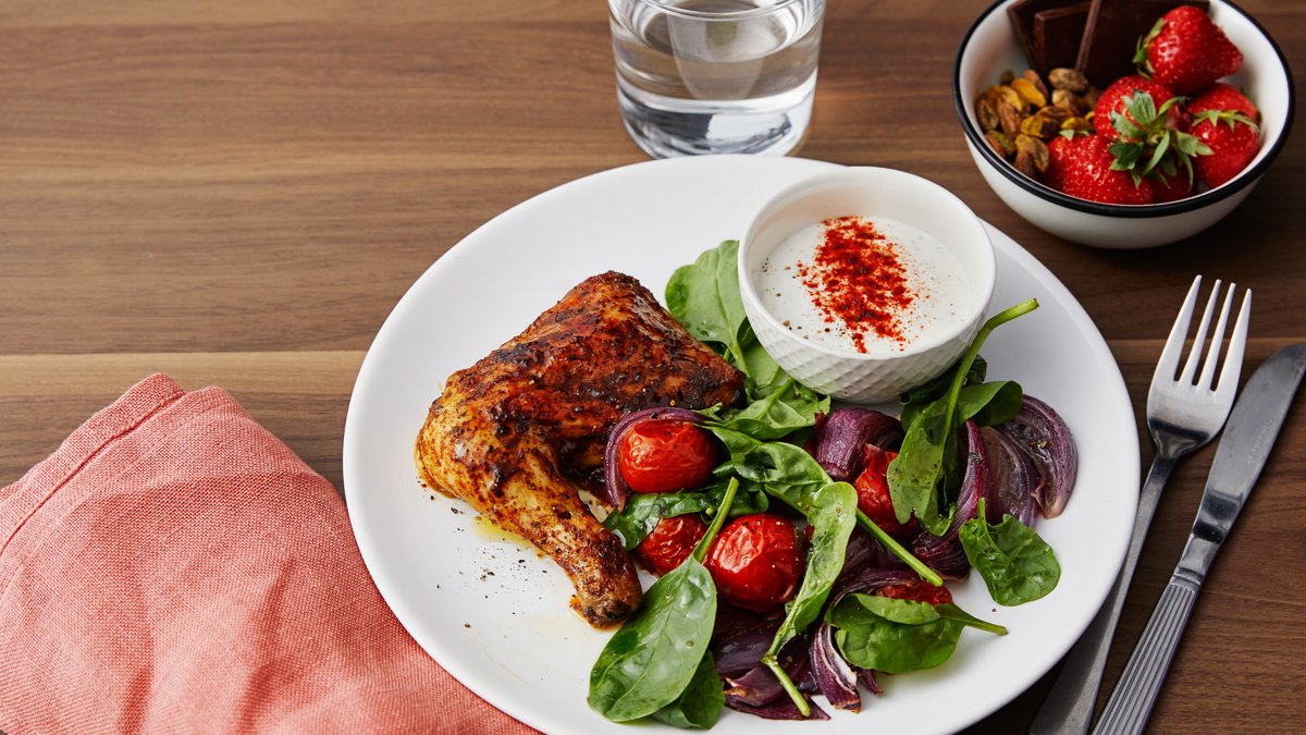 Kycklingklubbor med grönsaker, paprikasås och dessert