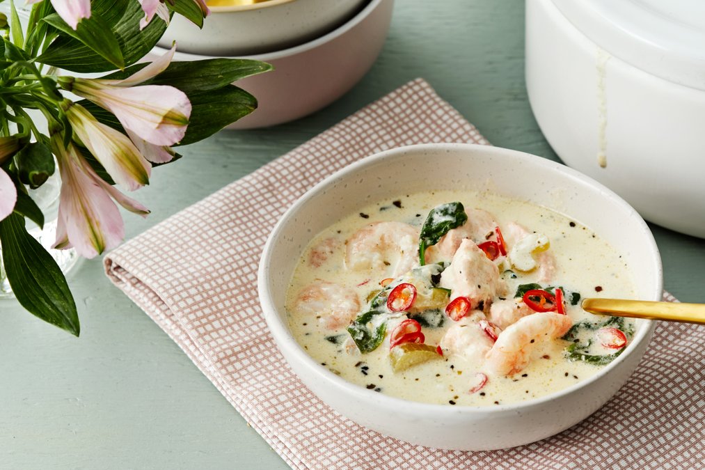 Krämig fisk- och skaldjurssoppa med salvia och chili