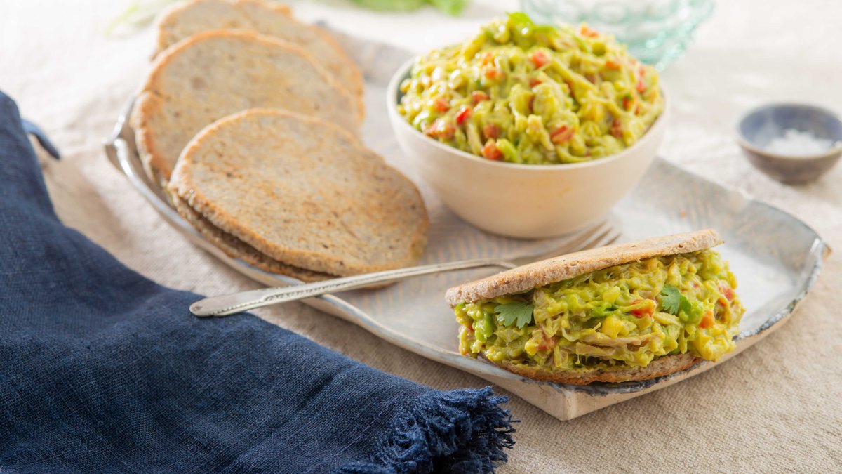 LCHF-arepas med kyckling och avokado
