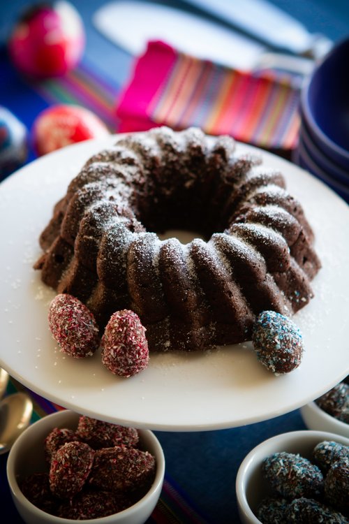 Sockerfri chokladkaka med mini-påskägg