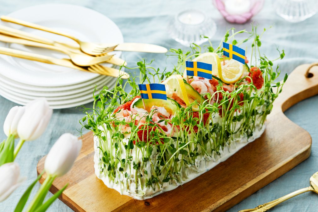LCHF-smörgåstårta med räkor och lax