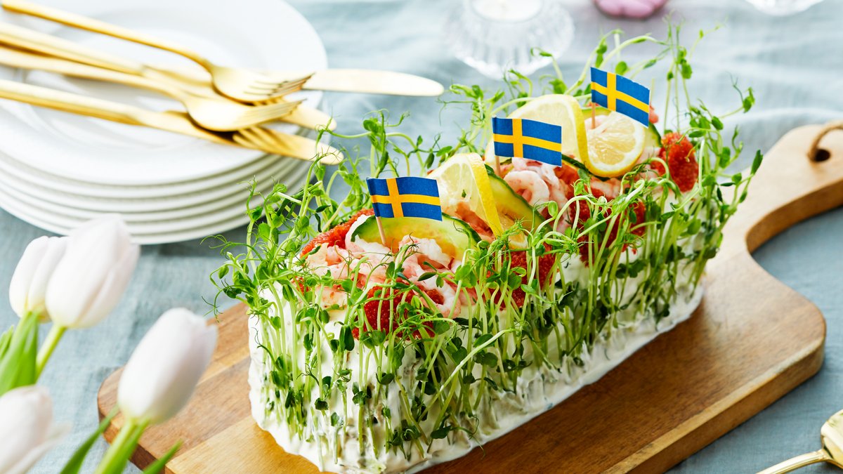 LCHF-smörgåstårta med räkor och lax