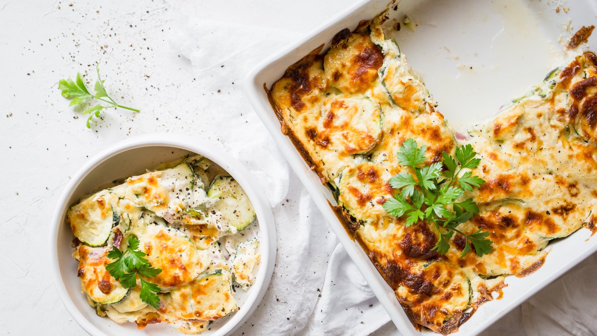 Krämig zucchinigratäng med mozzarella
