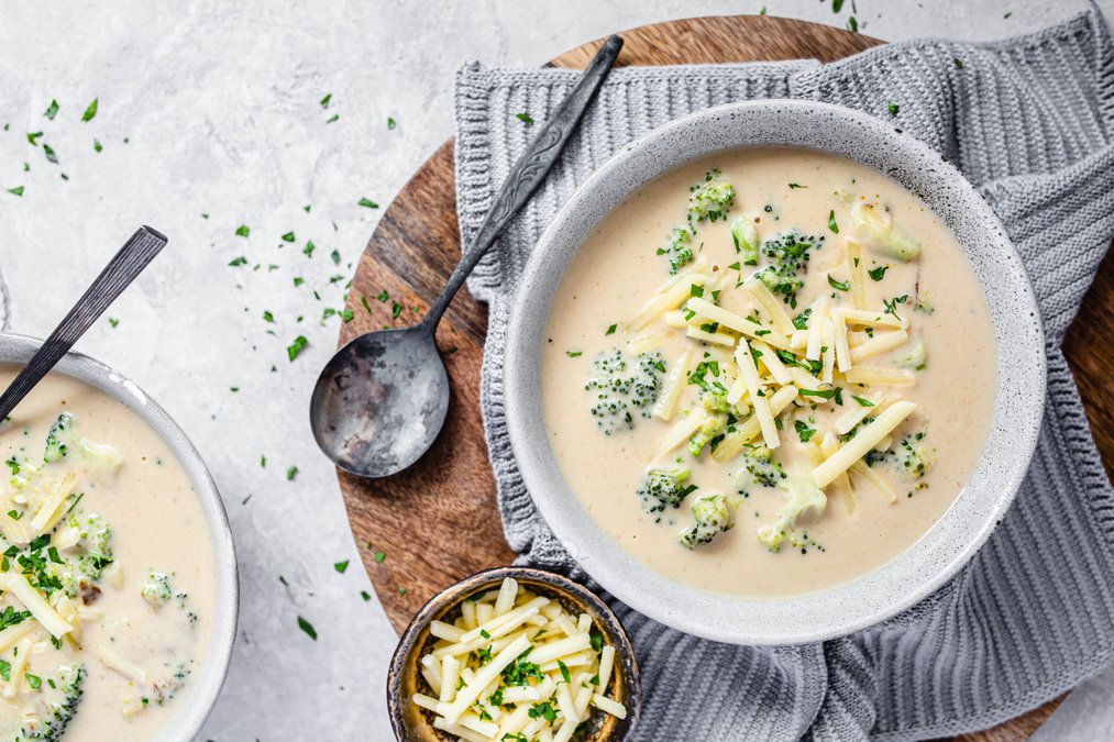 Broccolisoppa med cheddarost