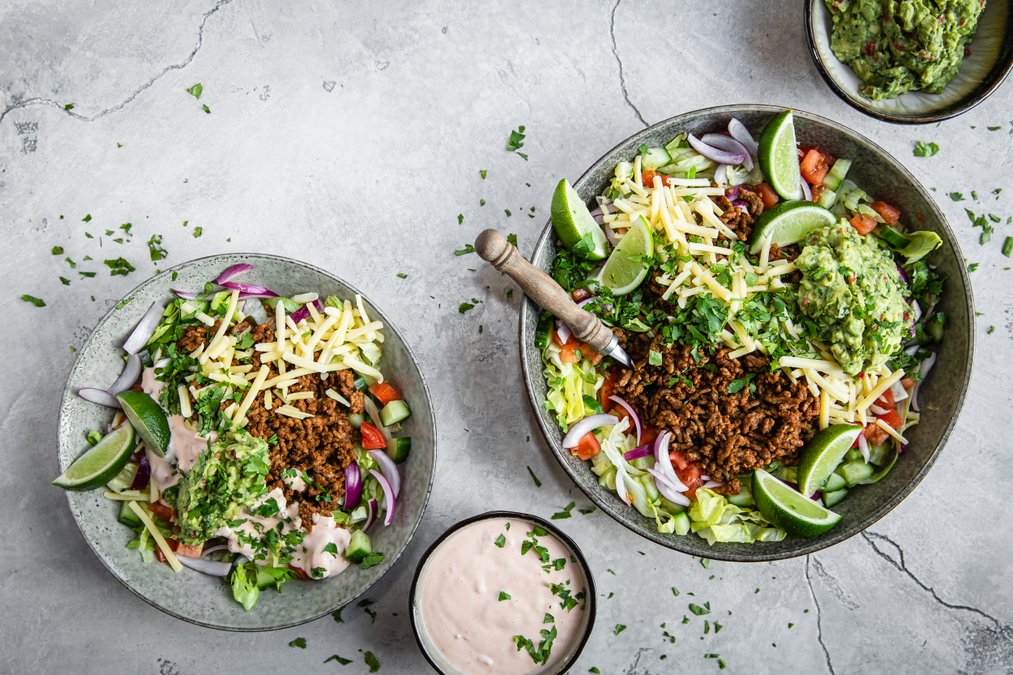 Tacosallad med salsadressing och guacamole
