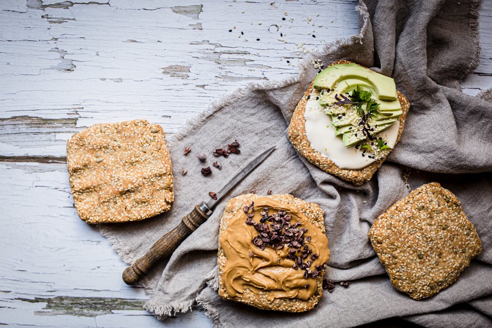 Videorecept: Glutenfria sesamrutor
