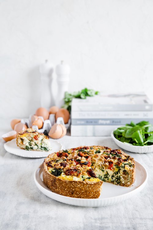 LCHF-paj med grönkål, valnötter och fetaost