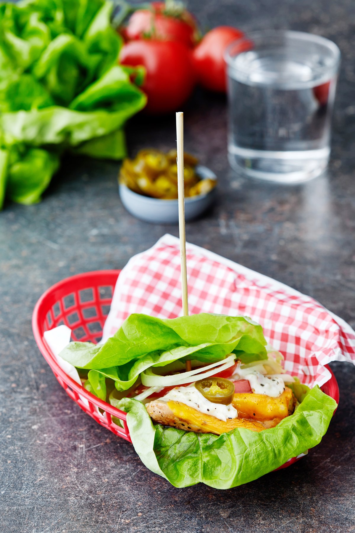 LCHF-kycklingburgare med jalapeño-aioli