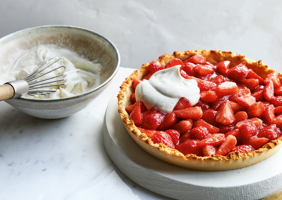 LCHF-paj med jordgubbar och grädde
