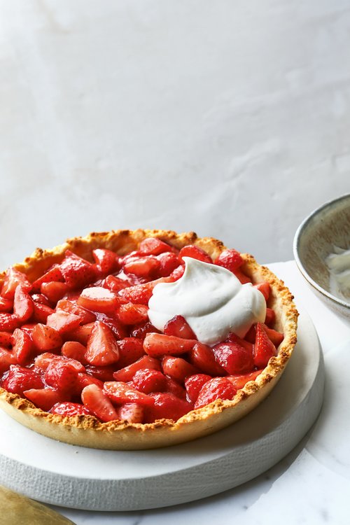 LCHF-paj med jordgubbar och grädde