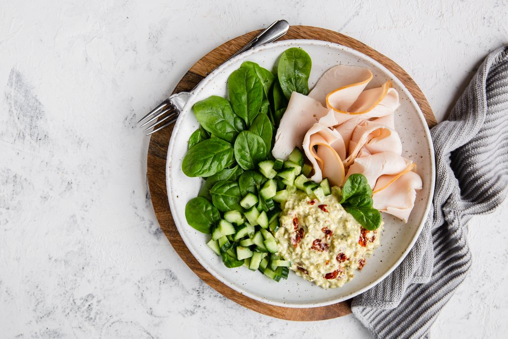 Proteinrik kalkonsallad