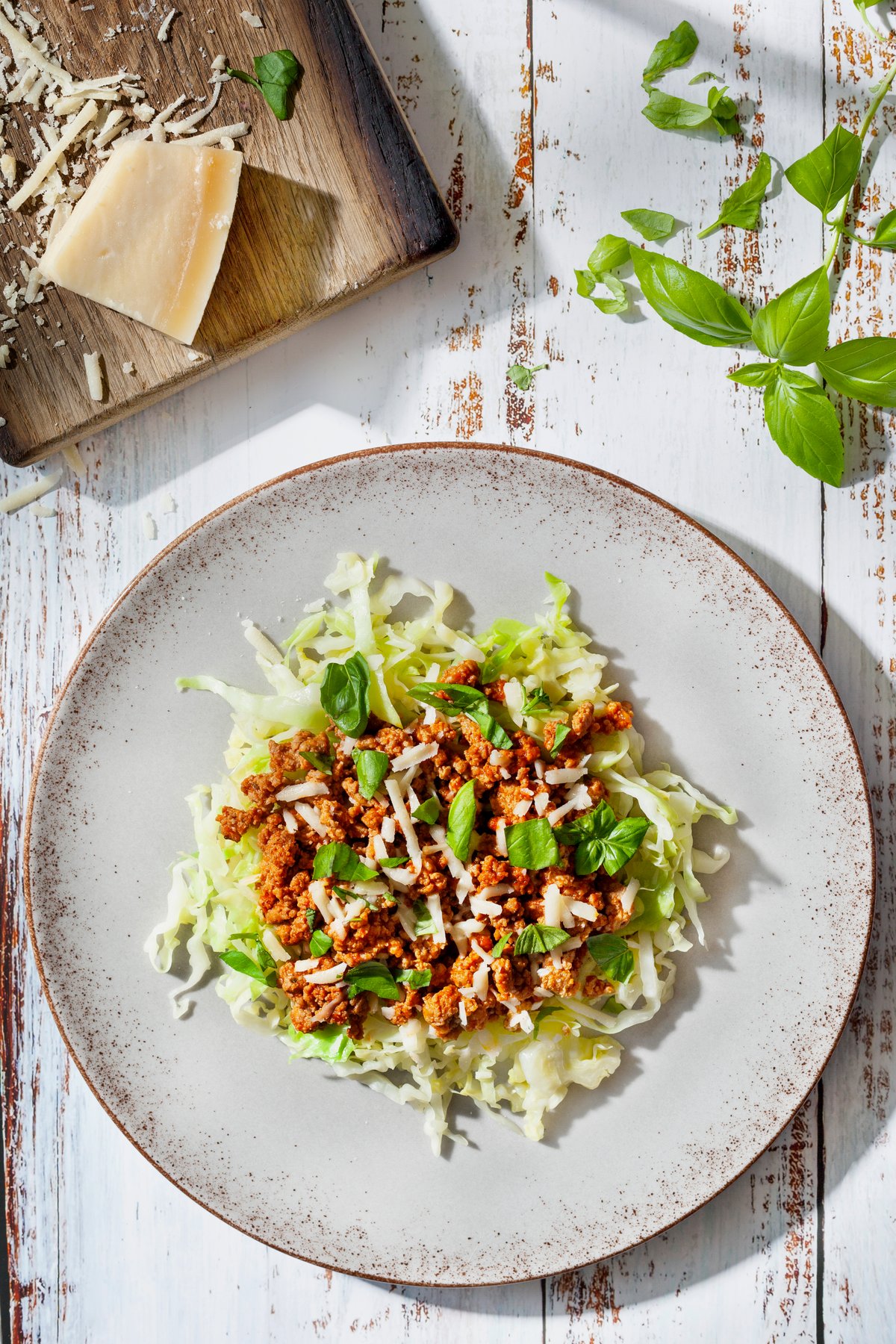 Snabb ketobolognese med kalkon och kålnudlar