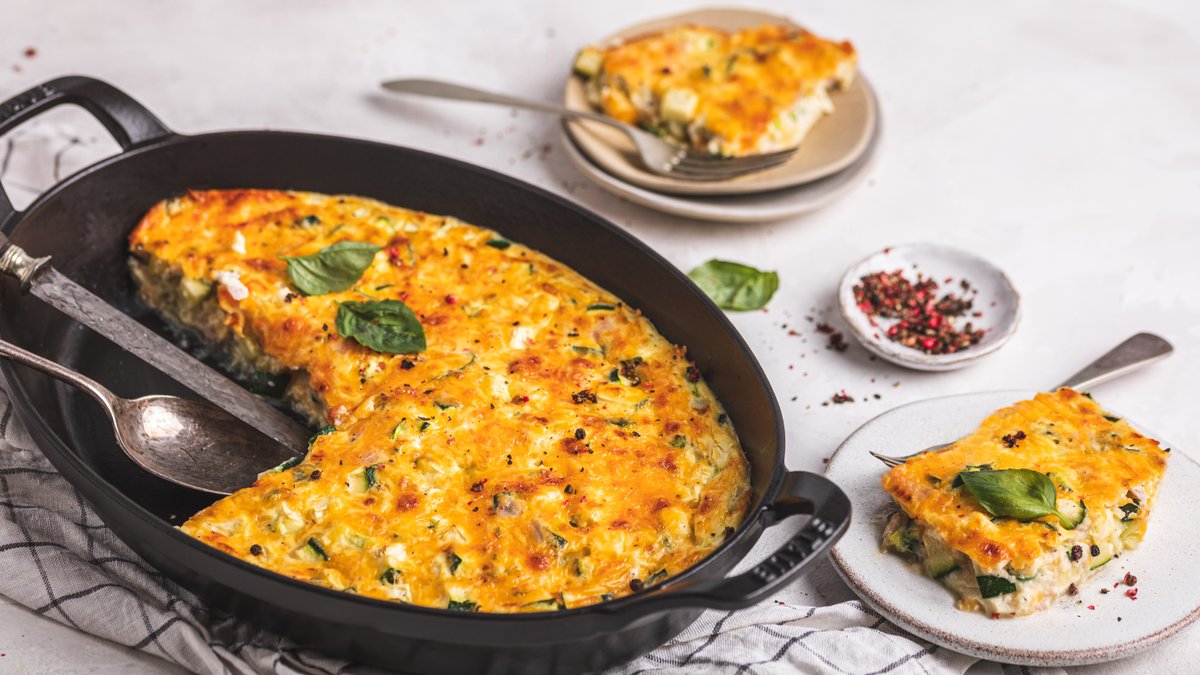 Ketogratäng med zucchini och skinka