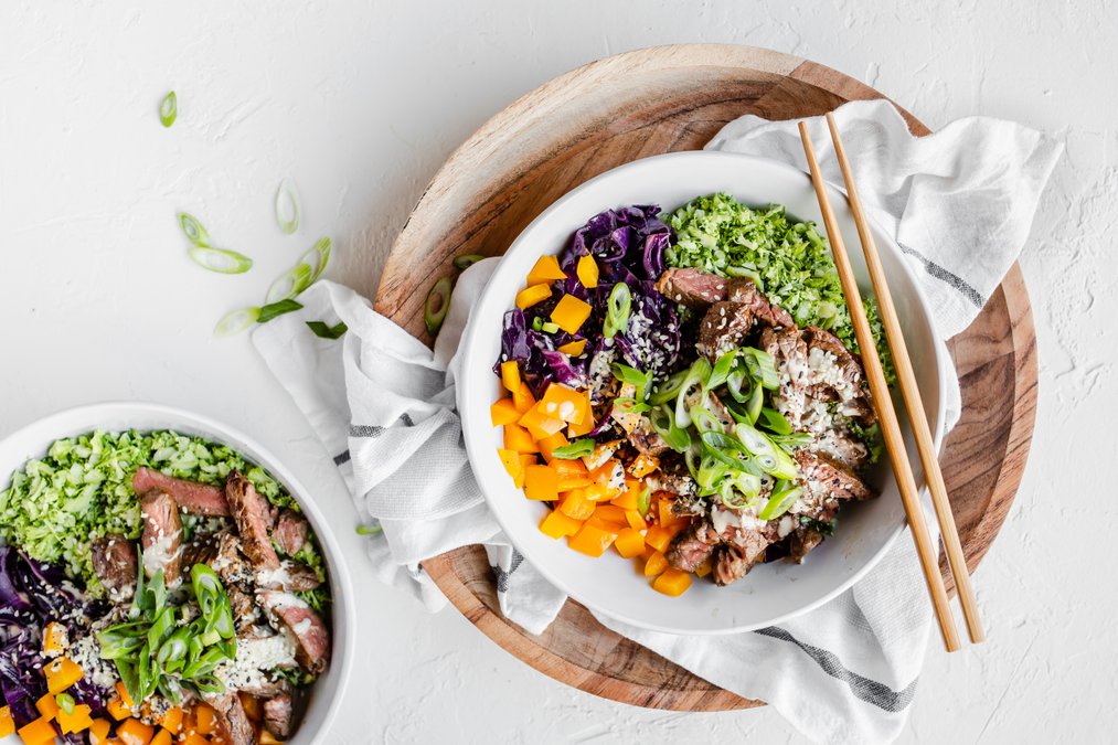 LCHF-bowl med biff och broccoliris