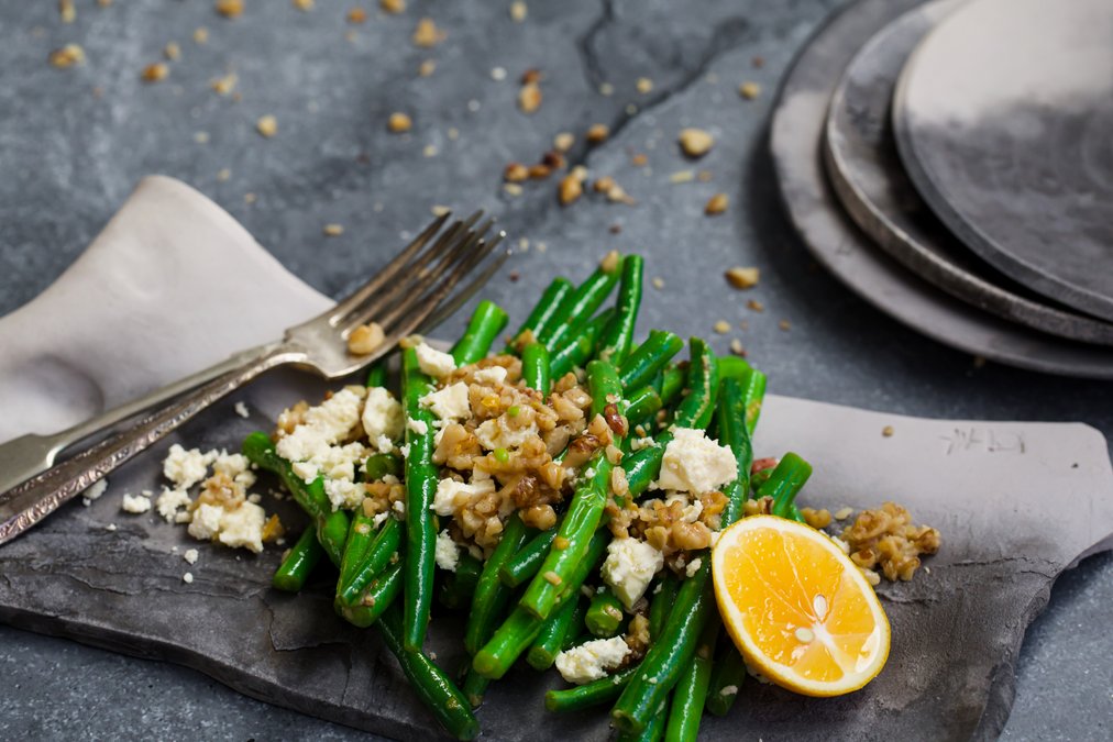 Haricots verts med nötsmul och fetaost