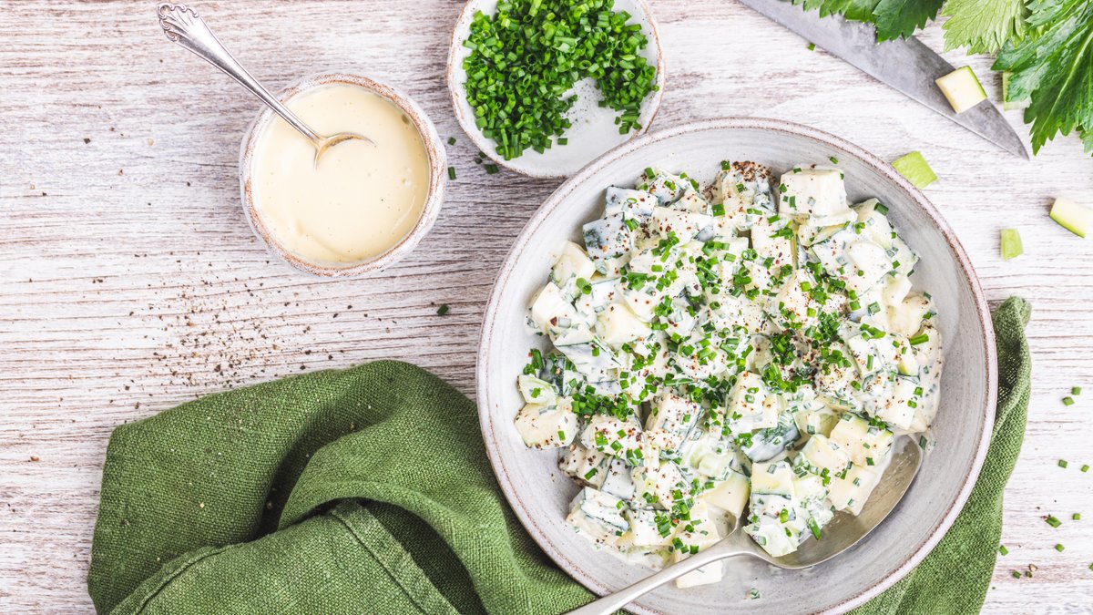 Falsk potatissallad med zucchini