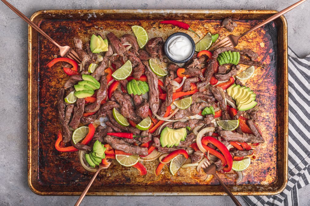 Fajitas med strimlad biff och grönsaker