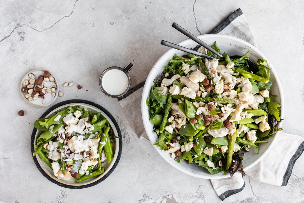 Kycklingsallad med sparris och fetaost