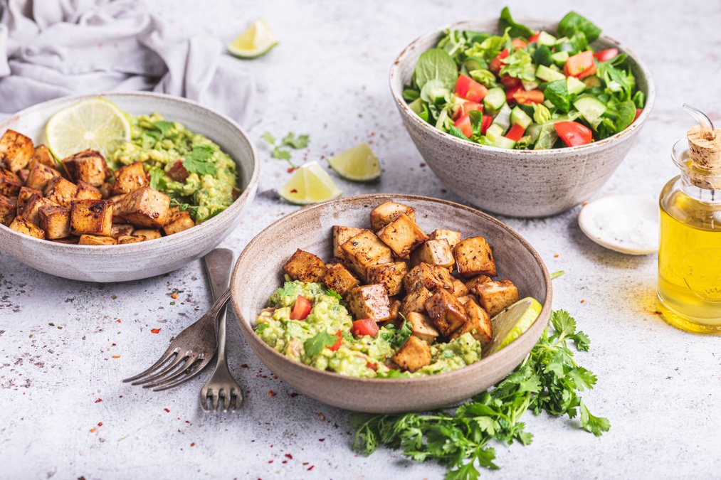 Mexikansk tofu med guacamole och sallad