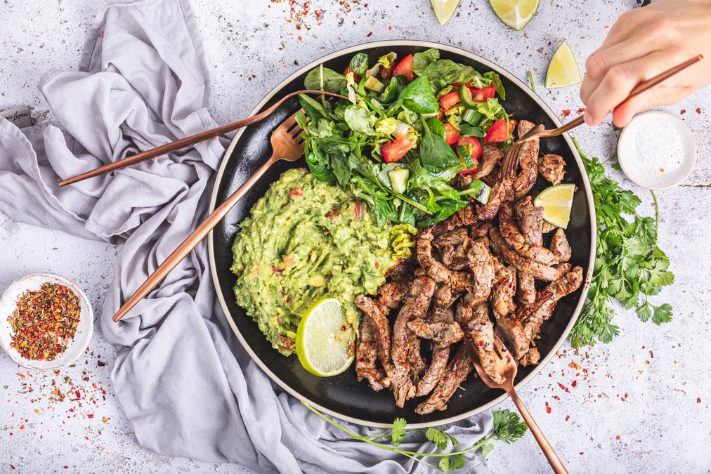 Mexikansk biff med sallad och guacamole