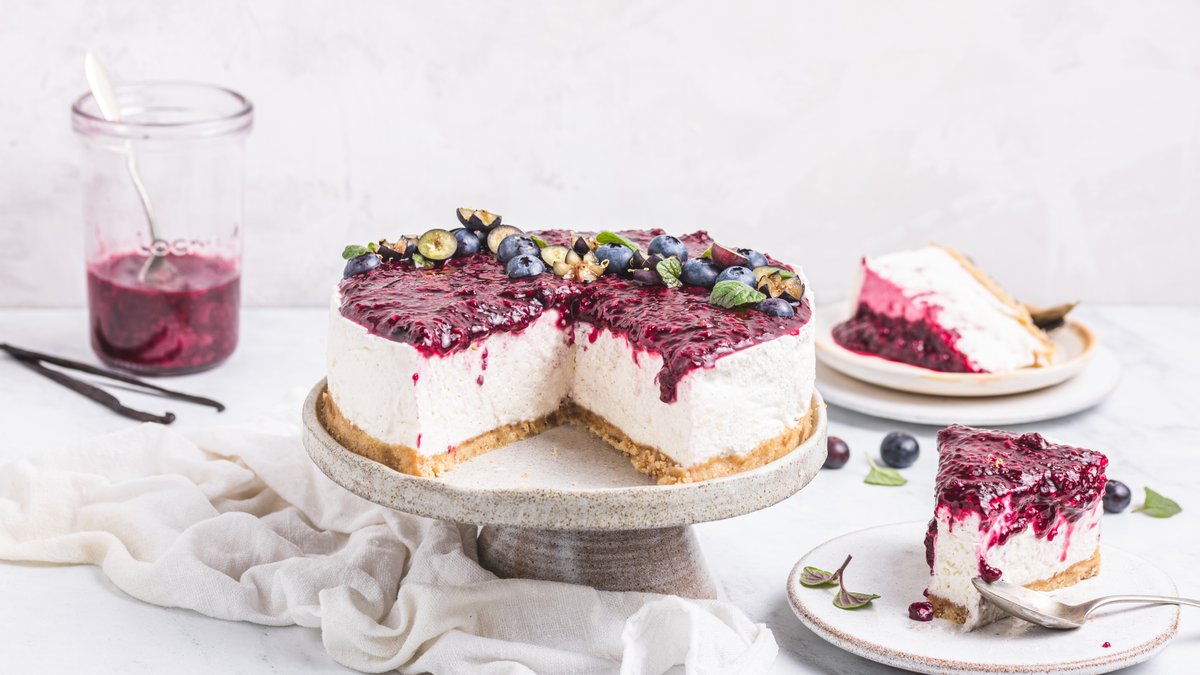 Sockerfri cheesecake med bärkompott