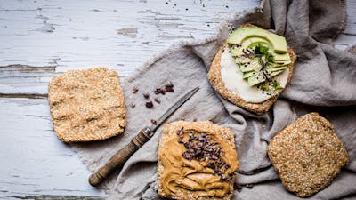 LCHF Breakfast by Fanny #8 – LessCarbs’ Easy Bread