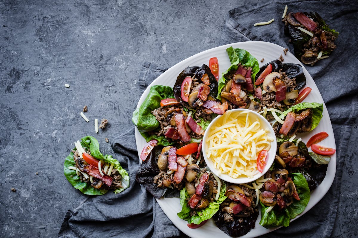 Low-carb bacon cheeseburger wraps