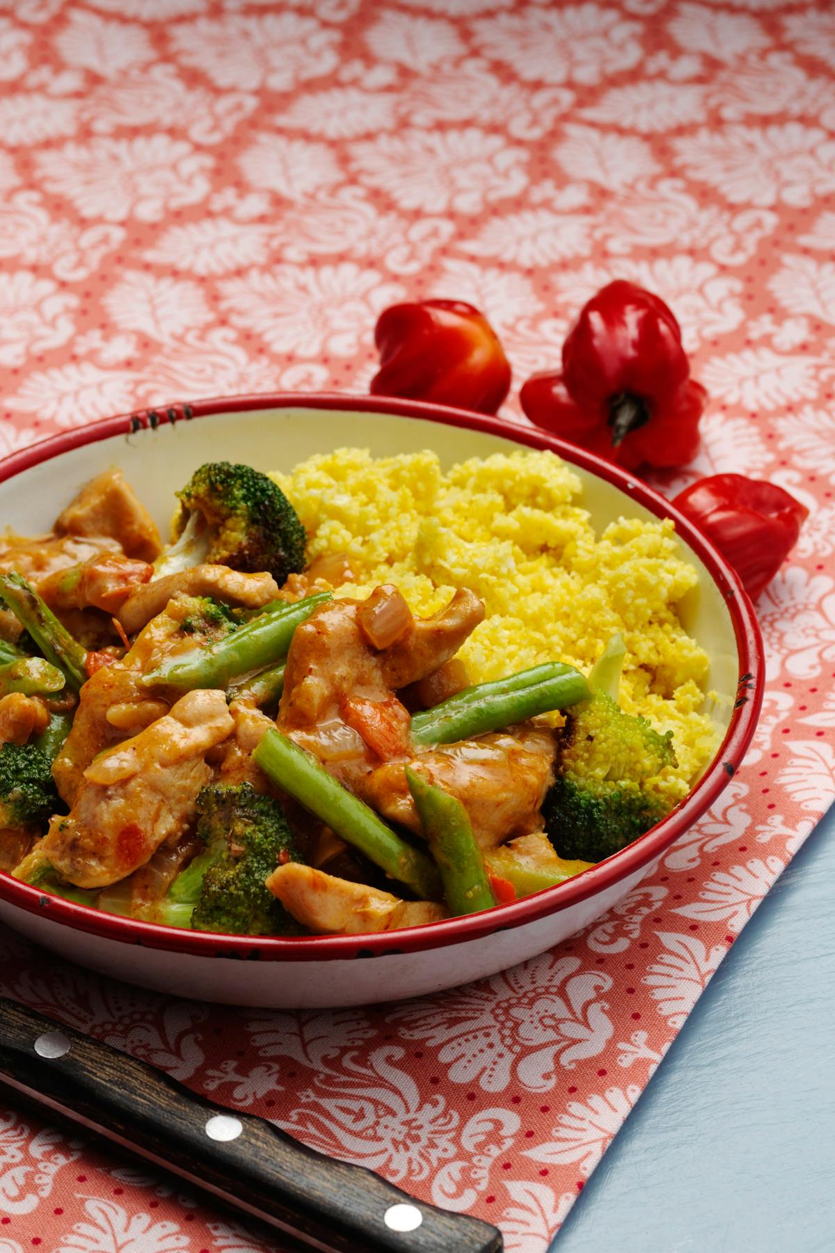 Low carb curry chicken with cauliflower rice