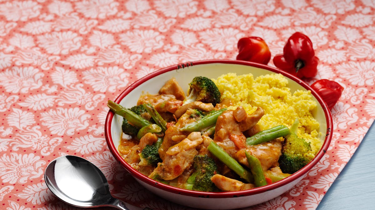 Low carb curry chicken with cauliflower rice