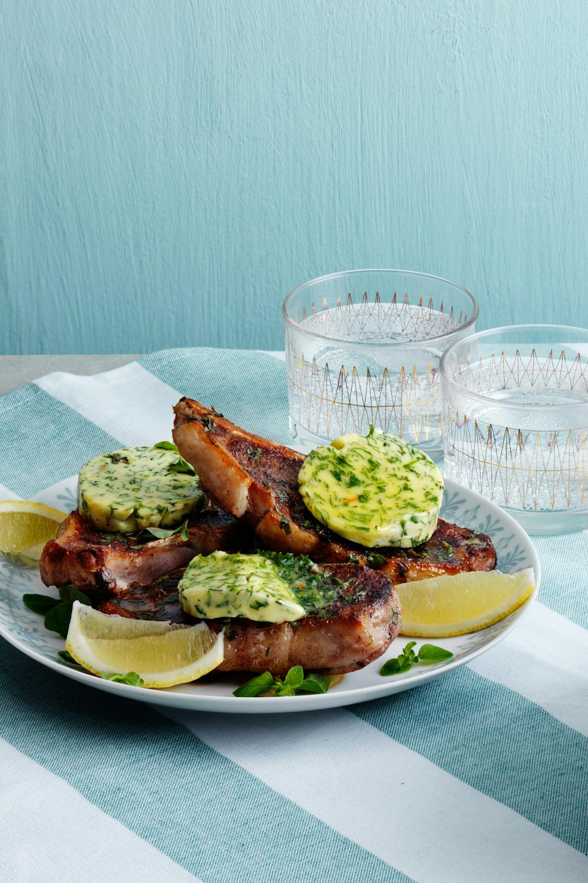 Keto lamb chops with herb butter