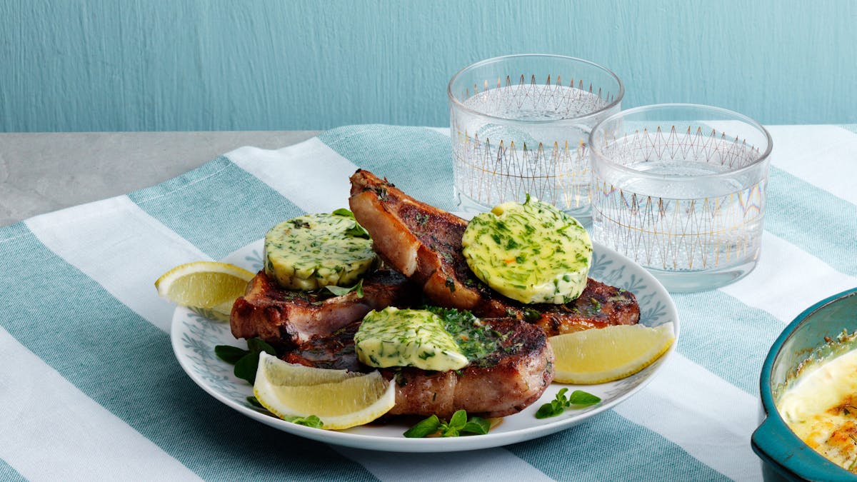 Keto lamb chops with herb butter