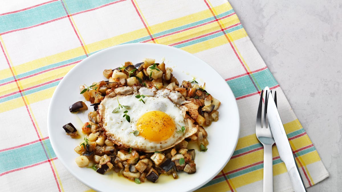Low-carb eggplant hash with eggs