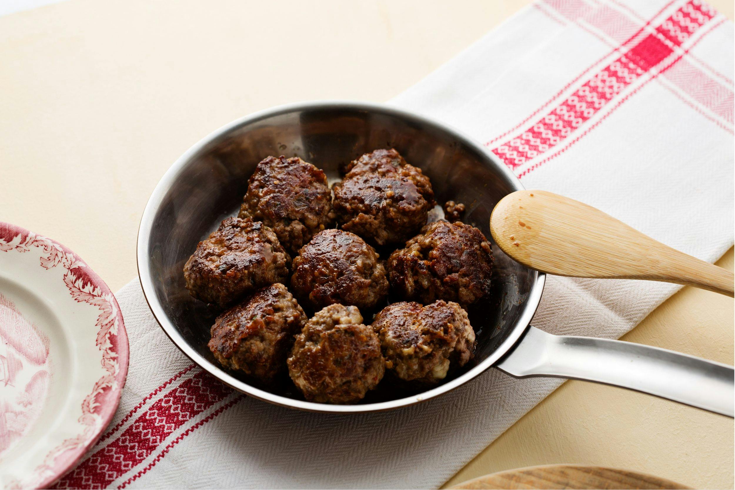 Keto pimiento cheese meatballs