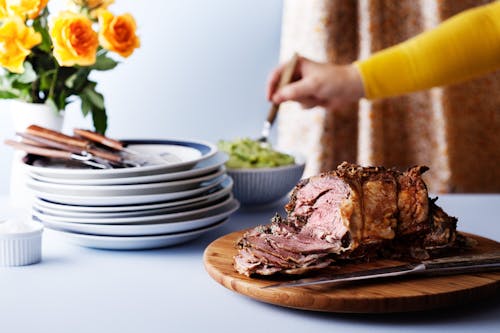 Low carb lamb roast with broccoli purée