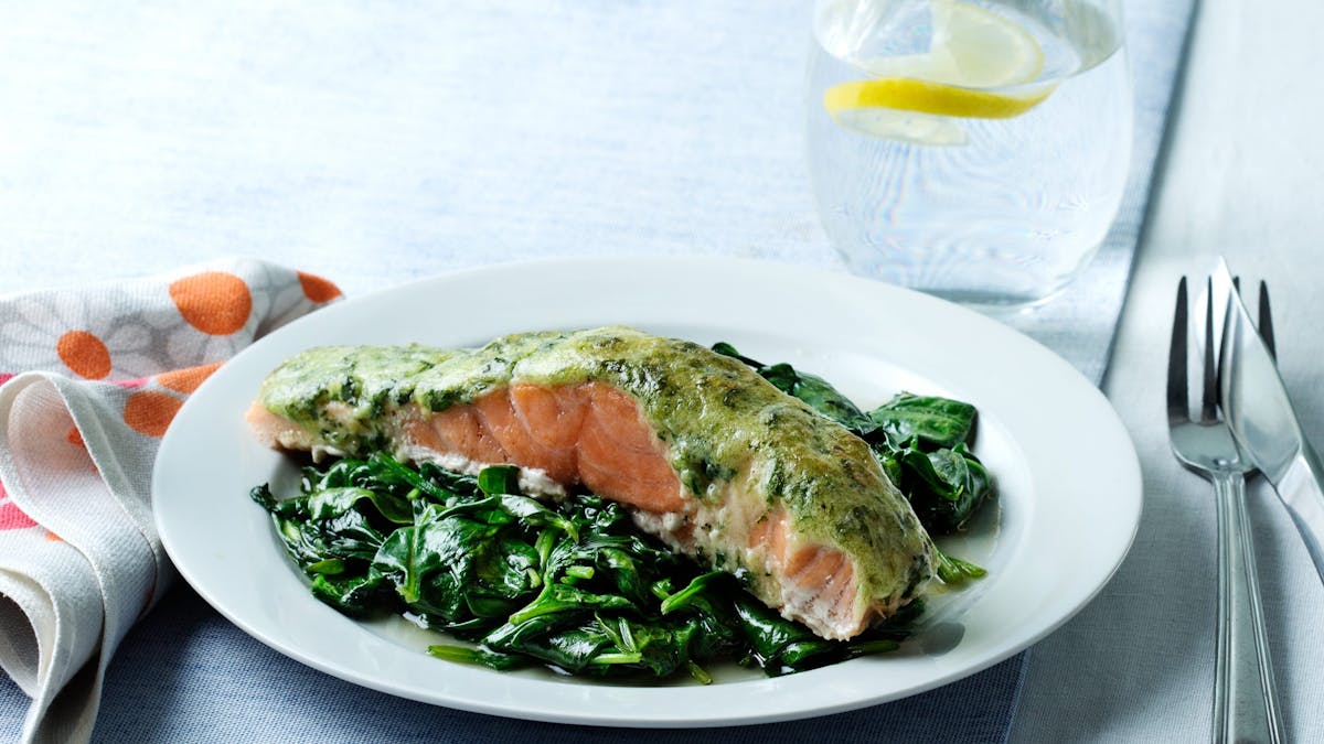 Keto salmon with pesto and spinach