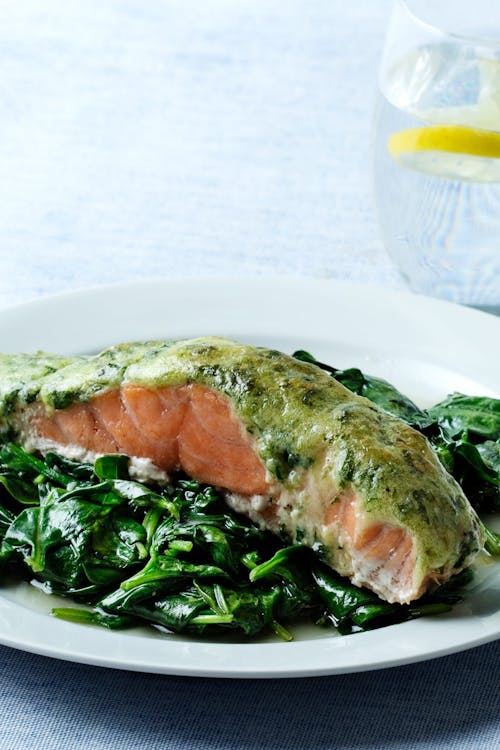 Keto salmon with pesto and spinach
