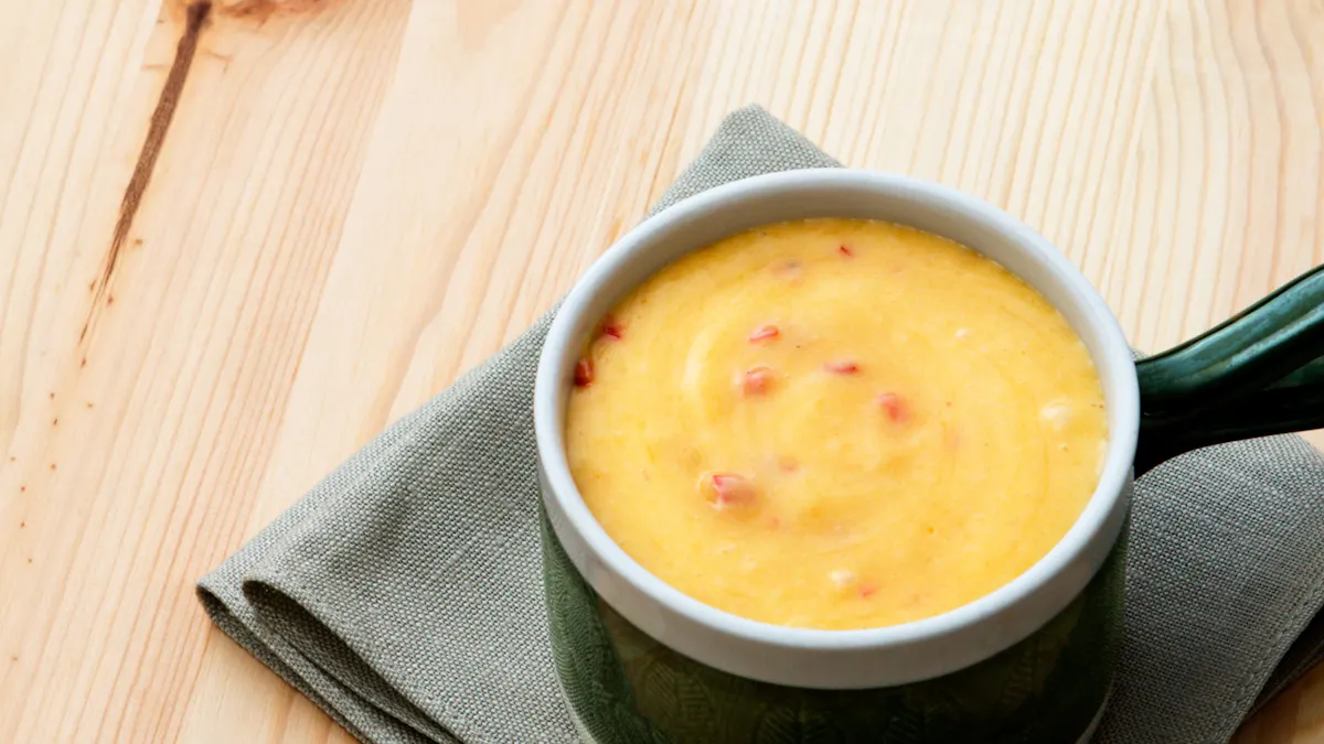Chili-flavored béarnaise sauce