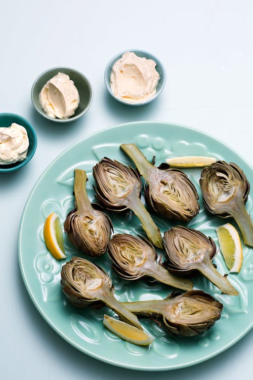Artichokes with whipped lemon butter