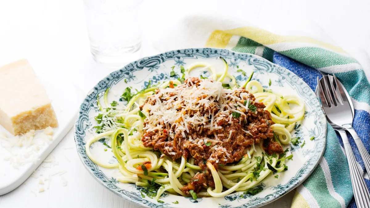 Low carb Zoodles Bolognese