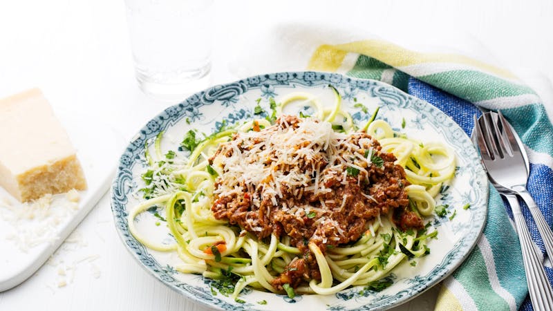 Low-Carb Zoodles Bolognese with Garlic