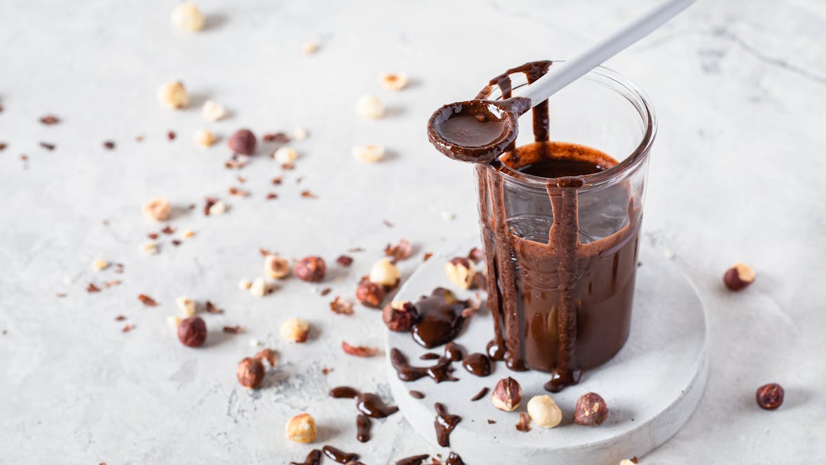 Low carb chocolate and hazelnut spread